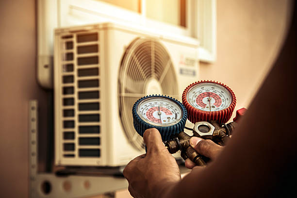 Professional Ac Installation technician working in Weehawken, NJ